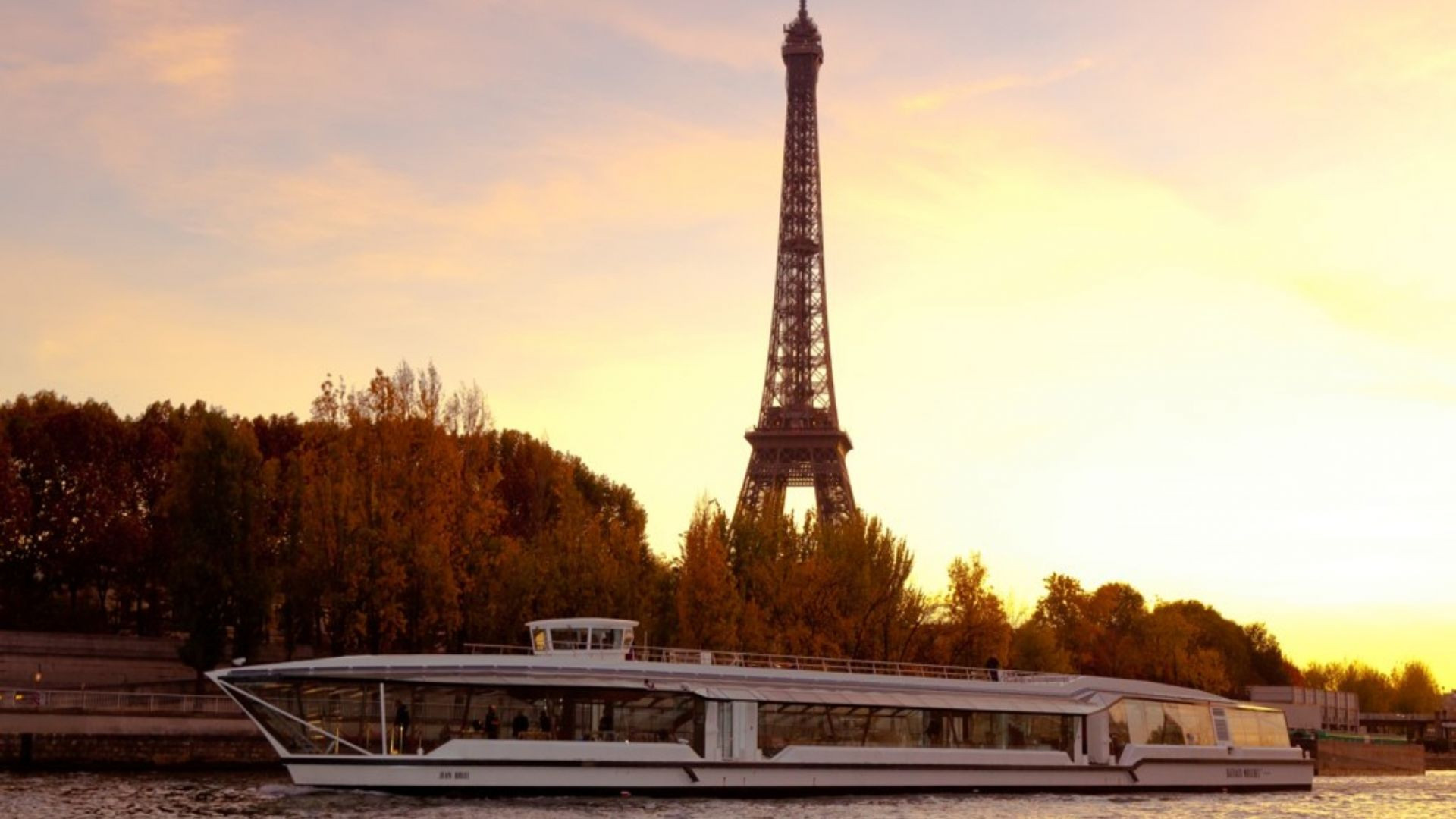 Bateaux Mouches: Romantic Dinner Cruise With Prestige Dinner Menu