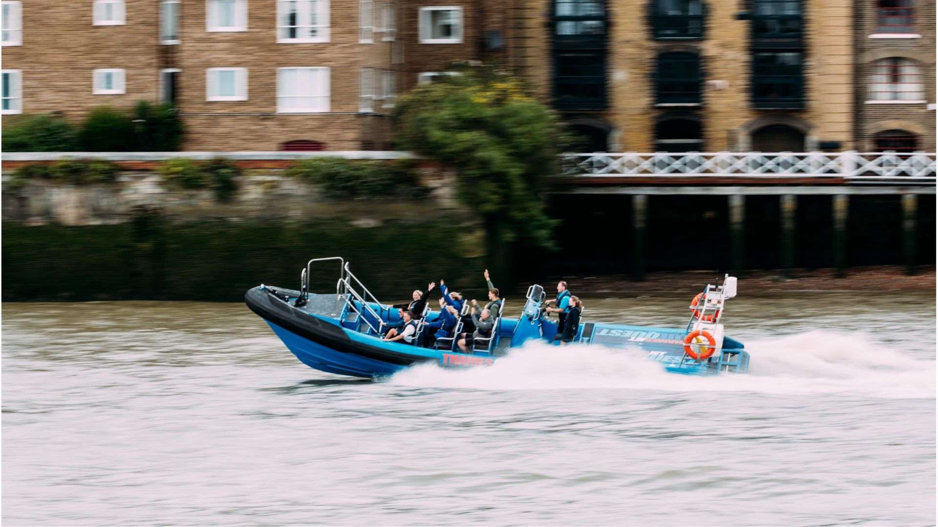 City Cruises - Thamesjet Speedboat Ride