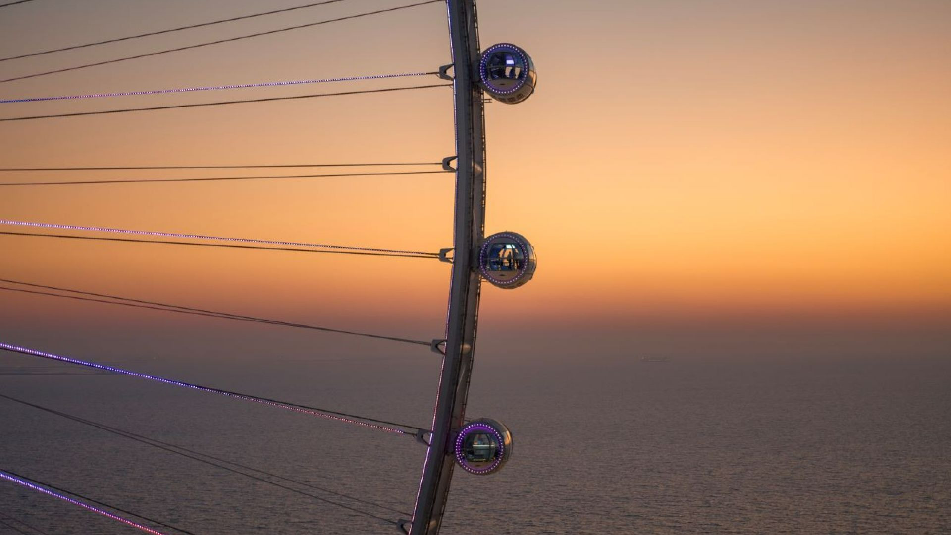 Ain Dubai Views - Peak Hours