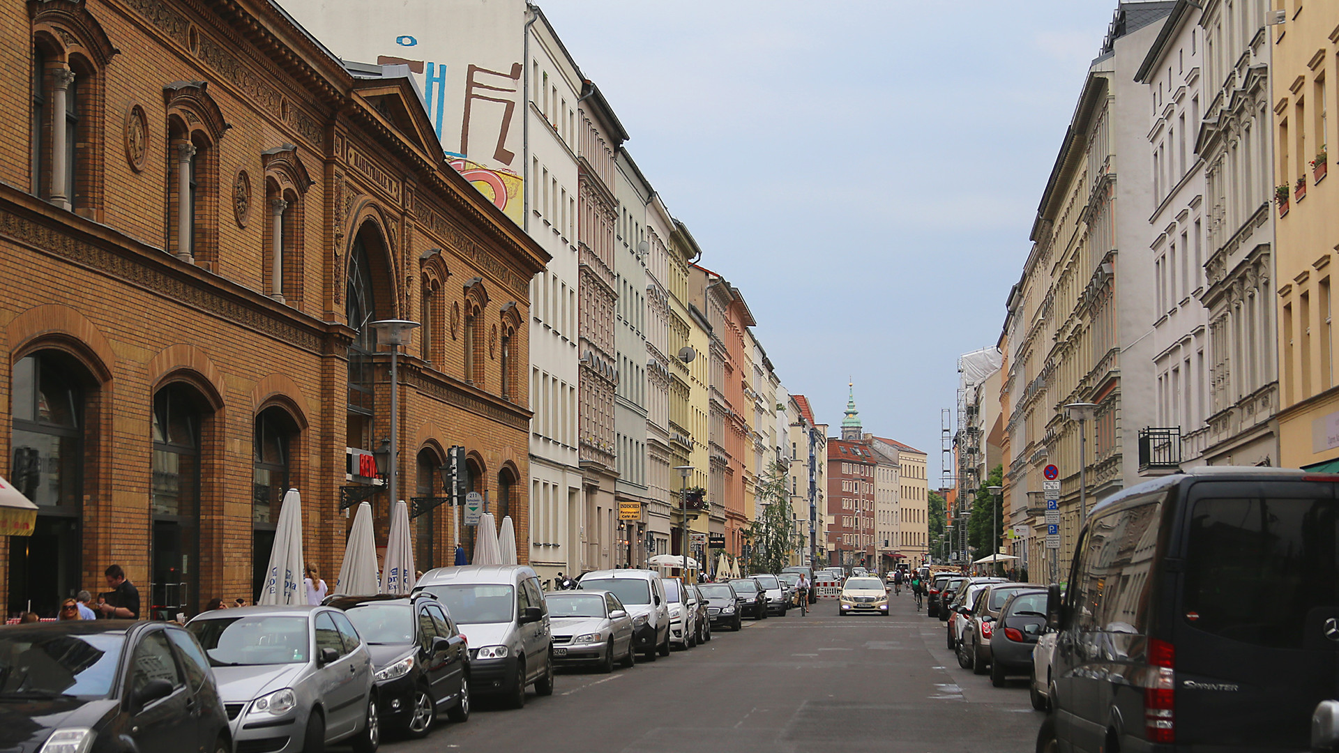 Discover Berlin: 2 Self-Guided Walks to Discover t