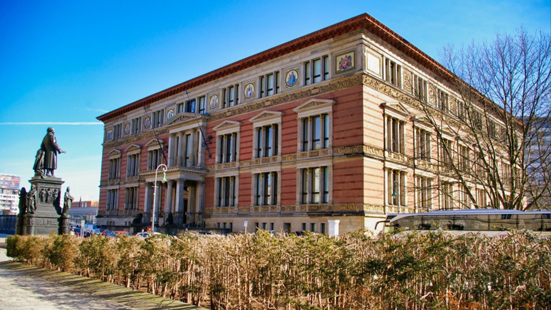 Discover Berlin: 2 Self-Guided Walks to Discover t