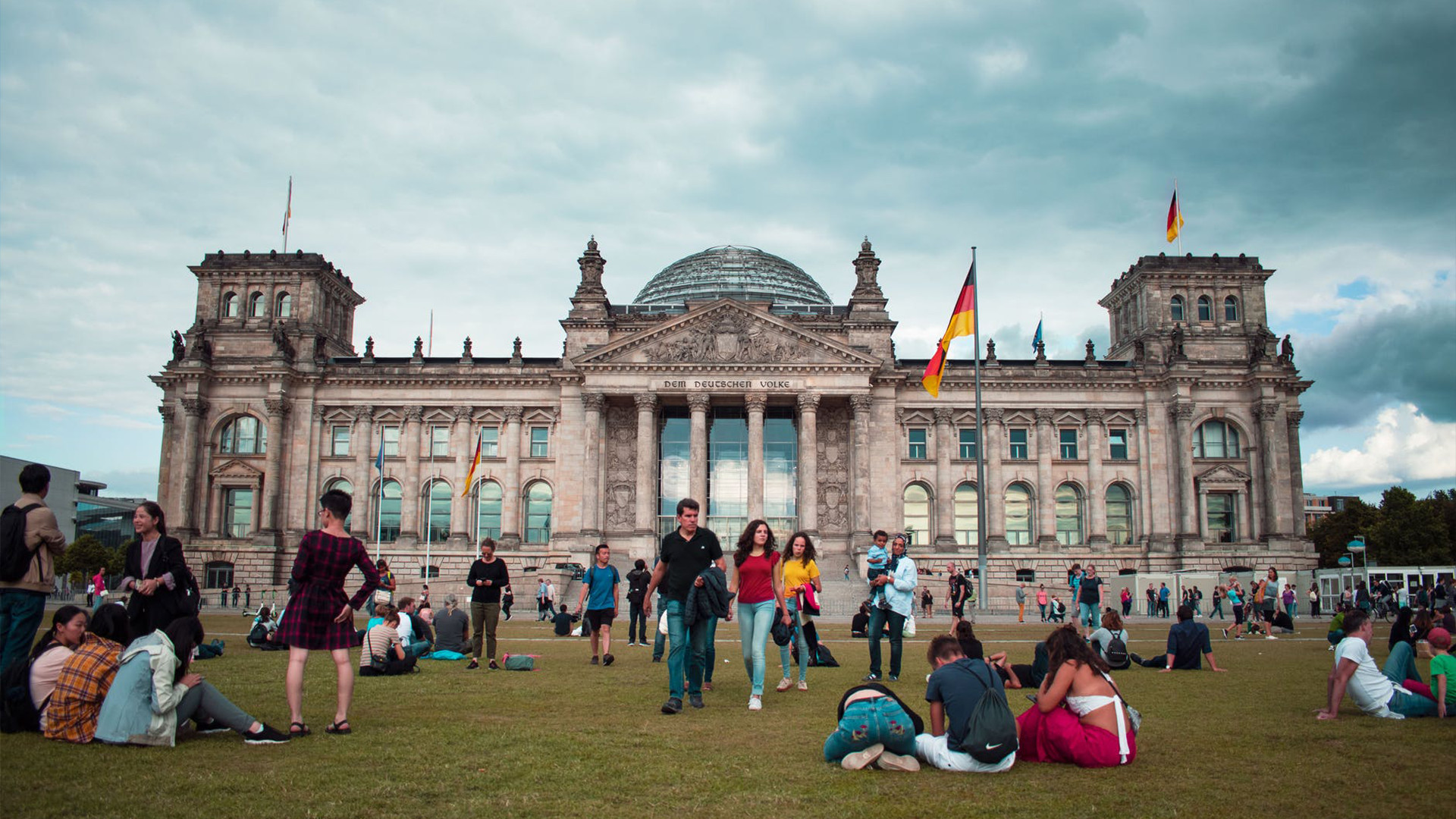 Discover Berlin: 2 Self-Guided Walks to Discover t