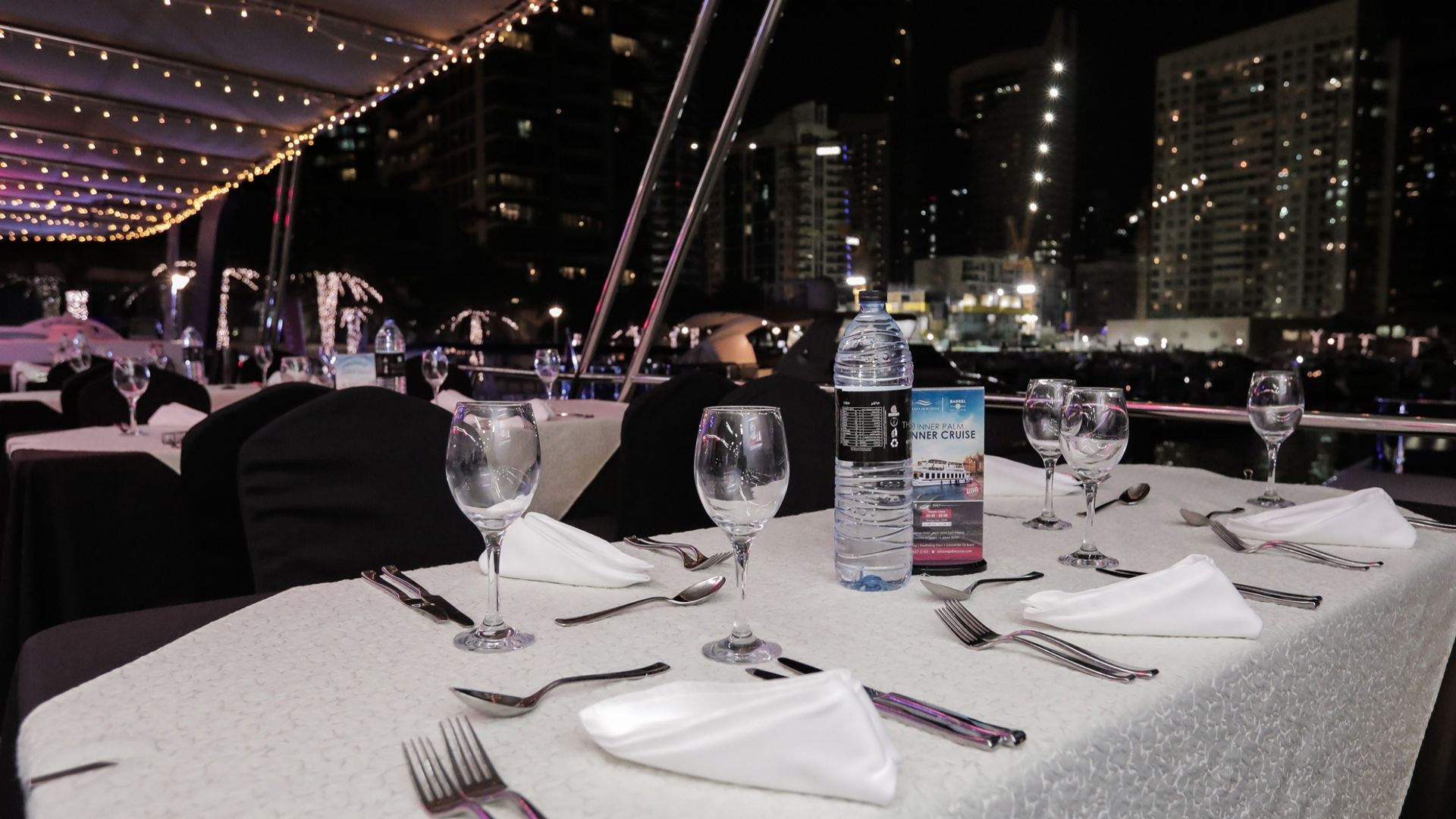 Dubai Marina Dinner Cruise with Live Music - 90 Mi