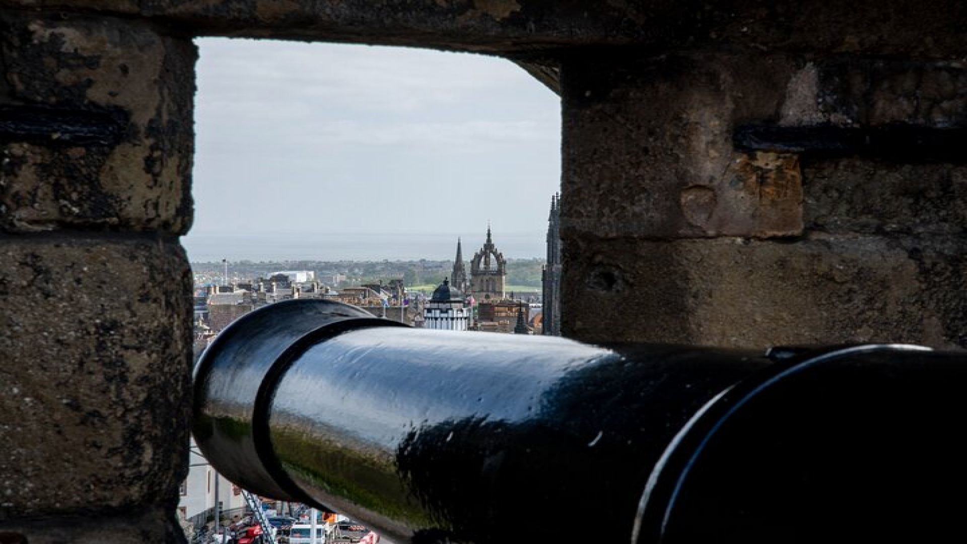 Edinburgh Castle: Guided Walking Tour with Entry T