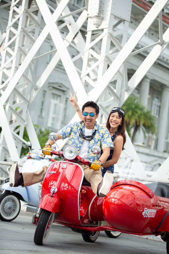 Kampong Glam & Civic District Vespa Tour in Singap