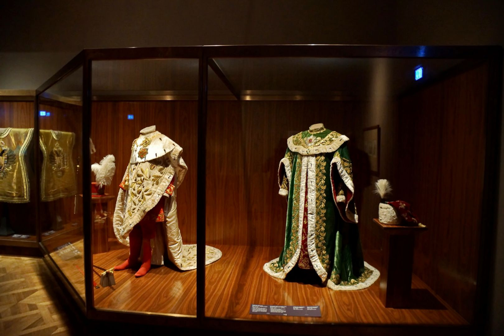 Kunsthistorisches Museum & Imperial Treasury: Skip