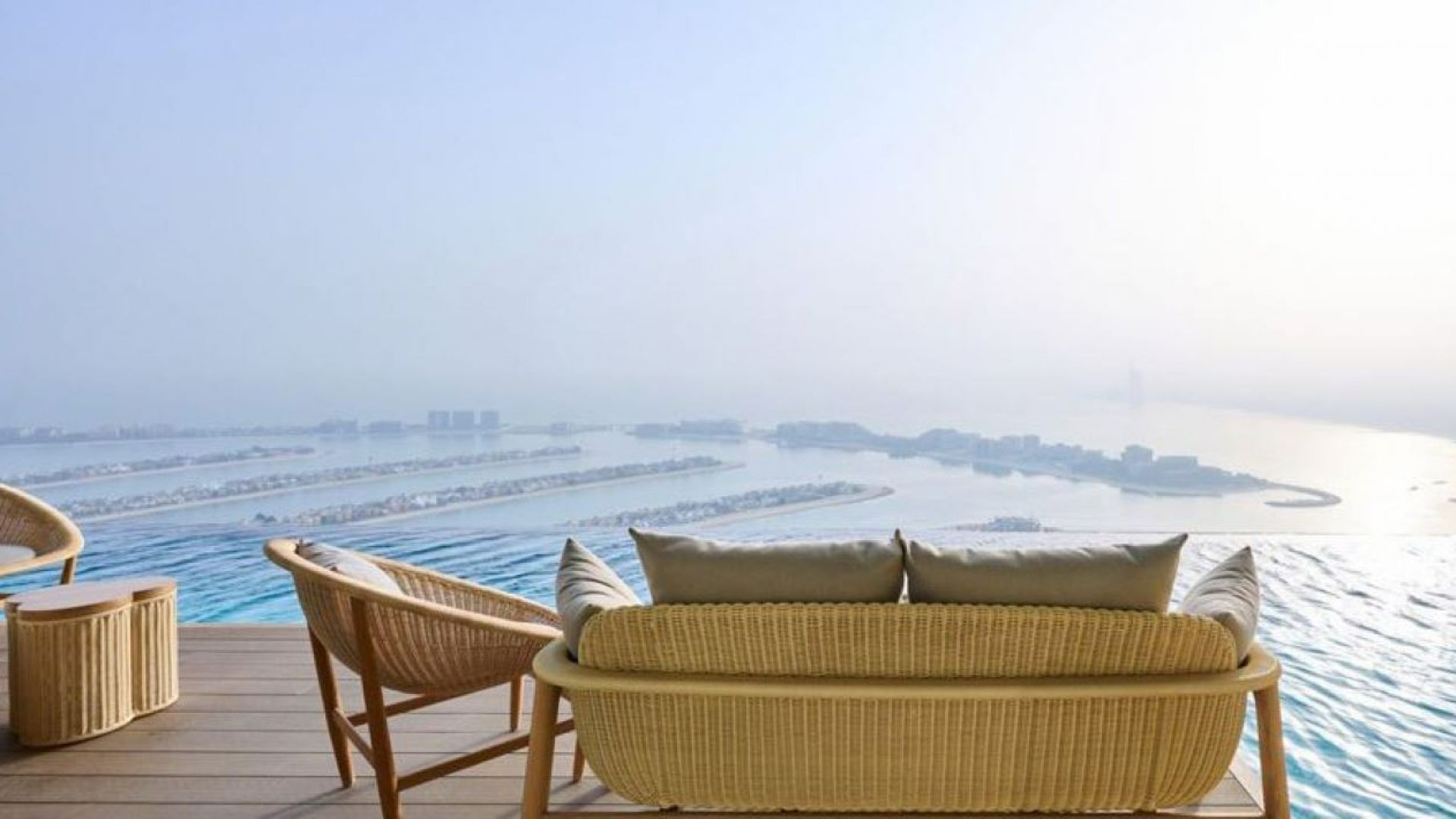 Lunch in the Sky - 3 course set menu ( No beverage